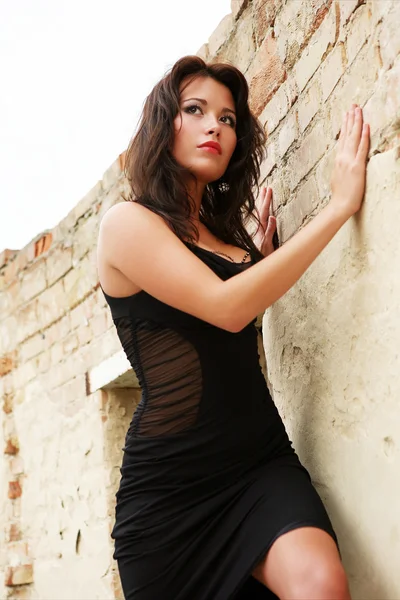 Portrait brunette female model. — Stock Photo, Image