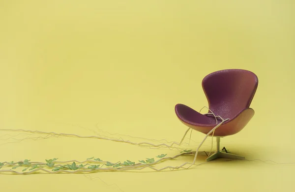 Фиолетовый кожаный стул — стоковое фото
