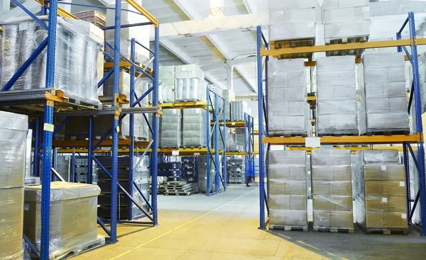Warehouse with rack arrangement — Stock Photo, Image