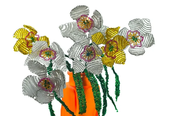 Vase mit Blumen aus farbigen Glasperlen — Stockfoto