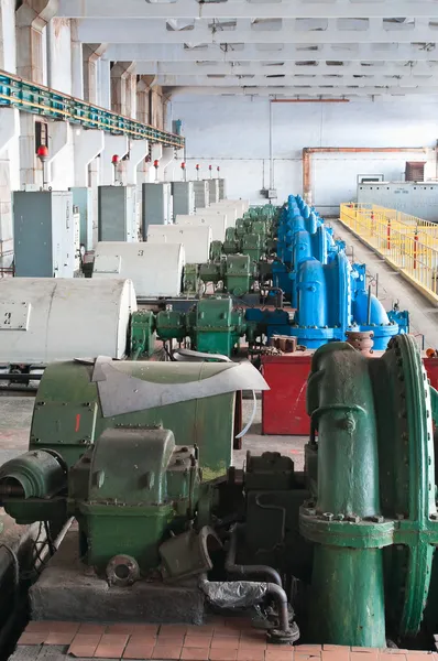 Estação de bombeamento de água na fábrica industrial da unidade de bomba — Fotografia de Stock