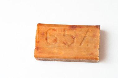 beyaz zemin üzerine sarı Çamaşırhane Sabun