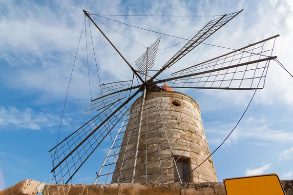 Windmill in a Salt Mine near Trapani, Sicily — Stock Photo, Image