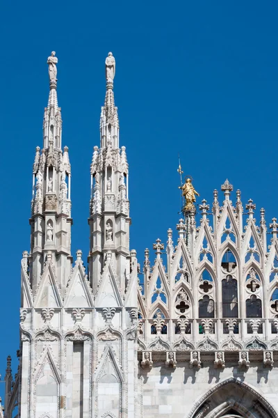 Міланський собор фасадні докладно — стокове фото