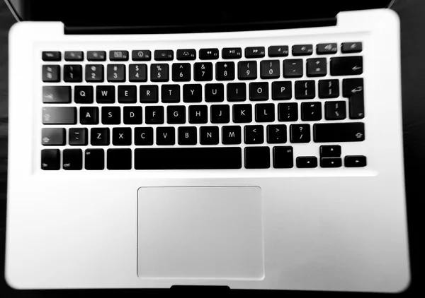 Teclado portátil preto e branco — Fotografia de Stock