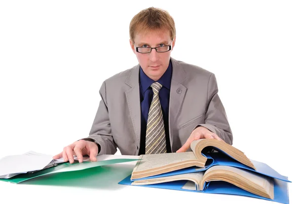 Homem lê documentos . — Fotografia de Stock