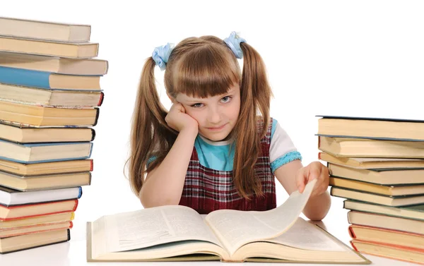 The child reading book — Stockfoto