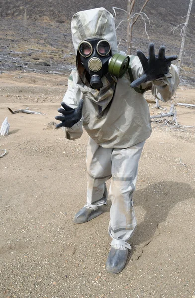 Gaz maskesi ile kişi — Stok fotoğraf