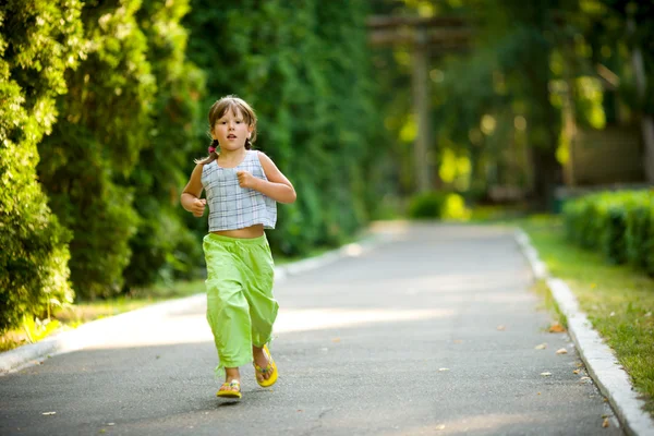 Barn jogging — Stockfoto