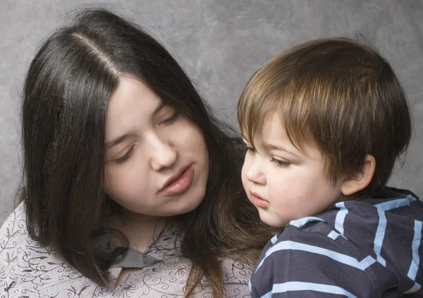 Mother consoling her child — Stock Photo, Image