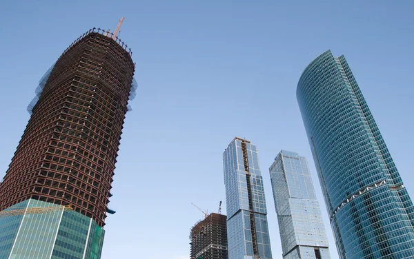 Skyskrapor under konstruktion — Stockfoto