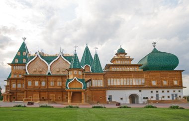 Wooden palace in Kolomenskoe, Moscow clipart