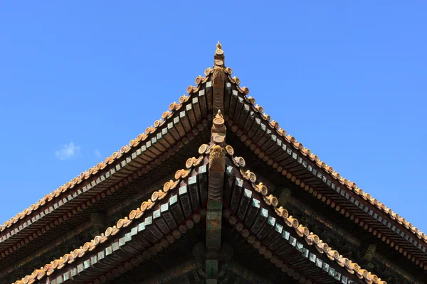 Крыша деревянного храма — стоковое фото