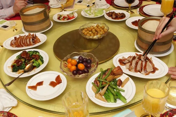 Dinner at chinese restaurant — Stock Photo, Image