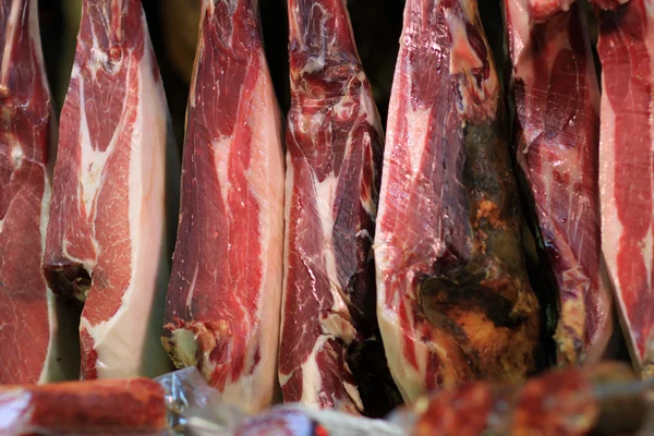 Carne colgando — Foto de Stock