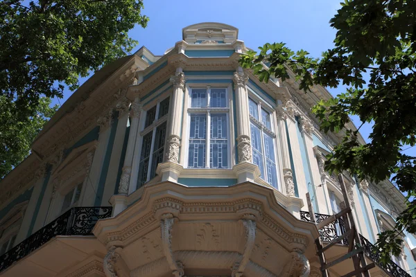 Balkon na starých budovách v Oděse — Stock fotografie