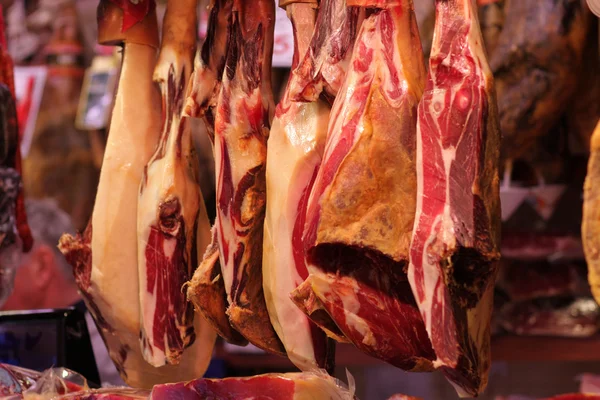 Maso na trhkött på marknaden — Stock fotografie