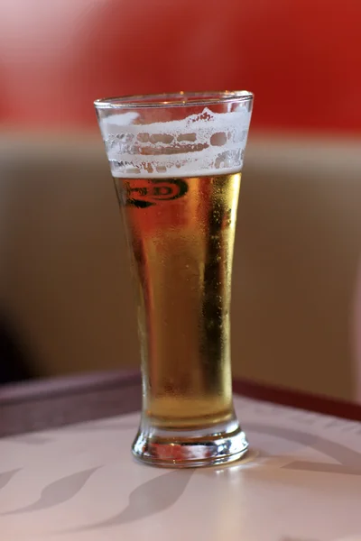 Vaso de cerveza fría — Foto de Stock