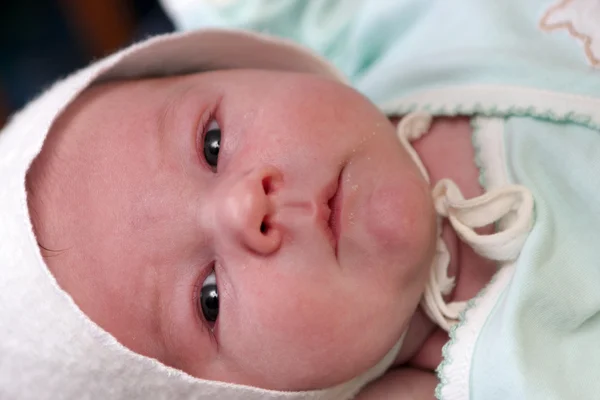 Porträtt av liten bebis — Stockfoto