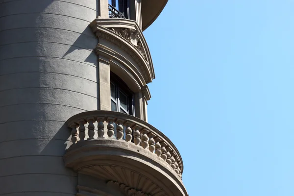 Halvcirkelformad balkong — Stockfoto