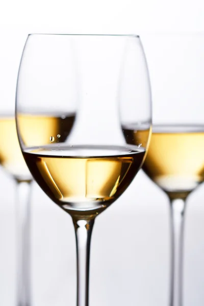 Vasos de vino blanco —  Fotos de Stock