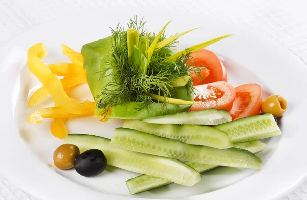 Placa de verduras frescas surtidas —  Fotos de Stock