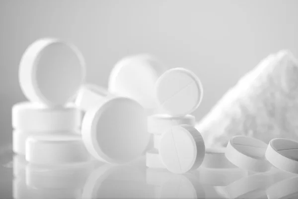 Comprimidos brancos close-up — Fotografia de Stock