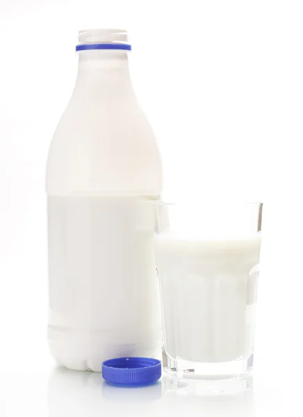 Milch im Glas — Stockfoto