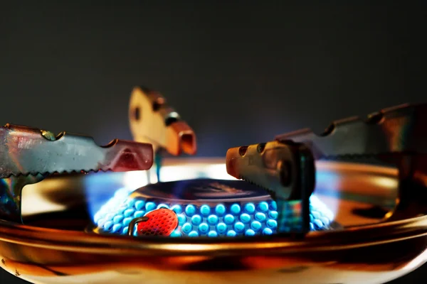 Modrý plamen plynového hořáku — Stock fotografie