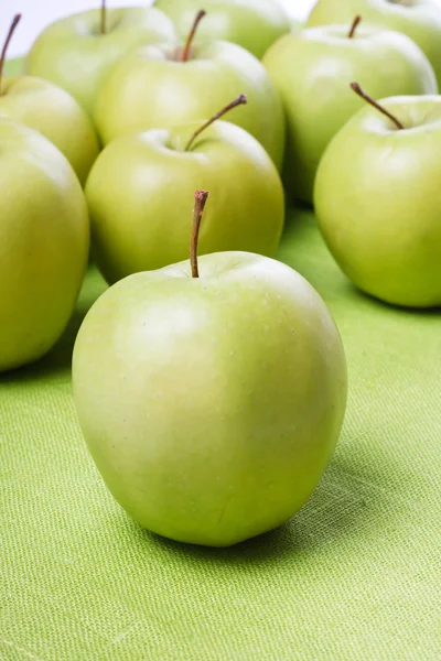 Gröna äpplen — Stockfoto