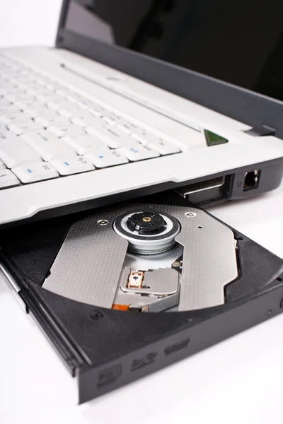 Laptop com bandeja de CD aberta — Fotografia de Stock
