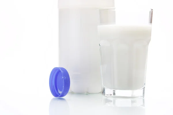 Mléko ve skle — Stock fotografie