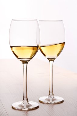 Beyaz şarap bardakları