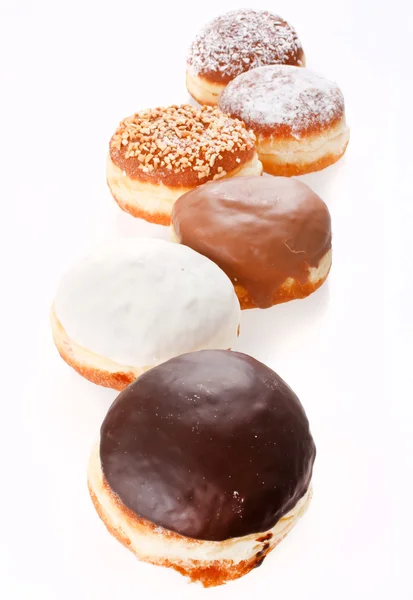 Donuts isolerat på vita — Stockfoto