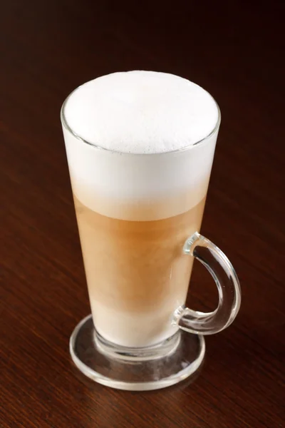Latte καφέ σε ένα ποτήρι — Φωτογραφία Αρχείου