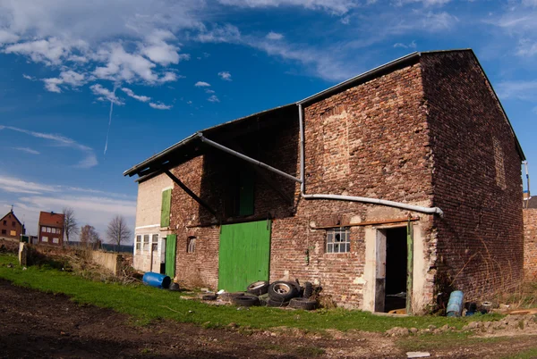 Casa rural abandonada — Fotografia de Stock