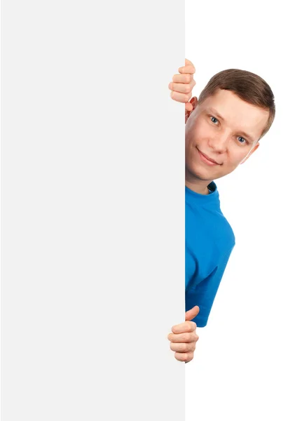 Mann steht neben weißem Blanko-Ausweis — Stockfoto