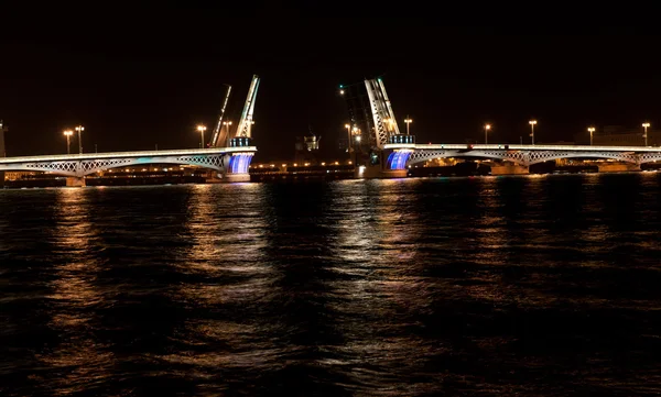 Puente con iluminación . —  Fotos de Stock