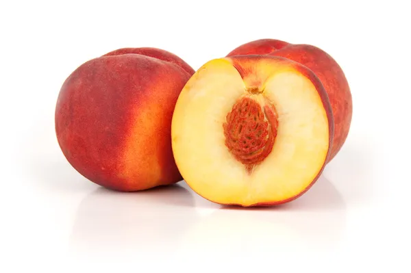 Three peaches — Stock Photo, Image