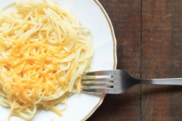 Espaguetis y queso —  Fotos de Stock