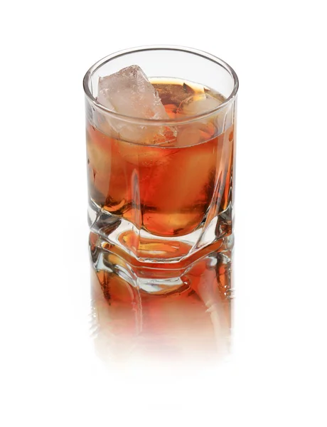 Cocktail met ijs — Stockfoto