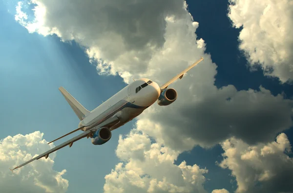 Samolot w burzy niebo — Zdjęcie stockowe