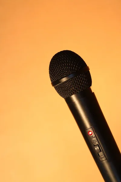 Siyah modern mikrofon — Stok fotoğraf