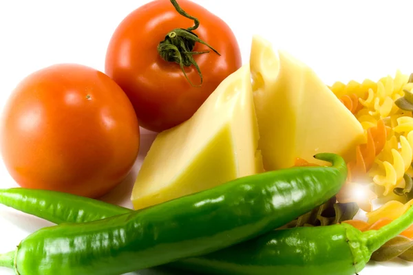 Käse, Gemüse und Nudeln — Stockfoto