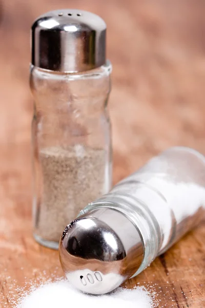 Salt and black pepper — Stock Photo, Image