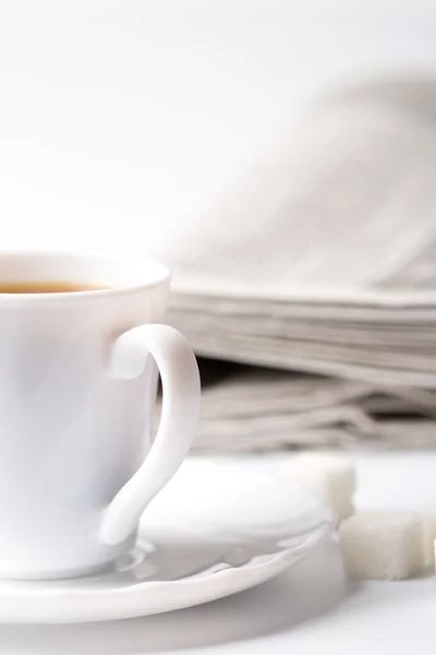 Fincan kahve ve Gazeteler — Stok fotoğraf