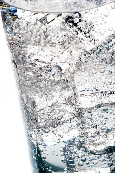 Cubi di ghiaccio e bolle d'acqua — Foto Stock