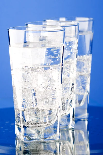 Tres vasos con agua fría — Foto de Stock