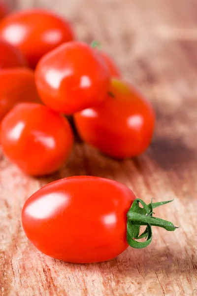 Fresh tomatoes bunch — Stock Photo, Image
