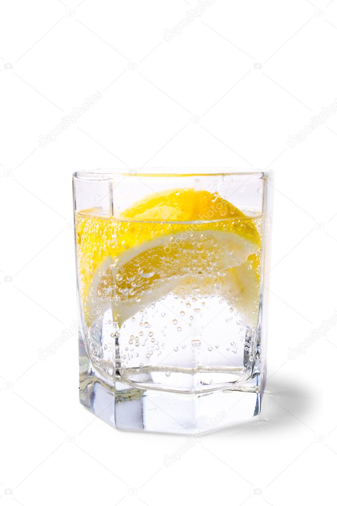 Soda water and lemon slices